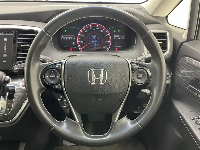 ホンダ オデッセイ アブソルート 愛知県 2013(平25)年 6.4万km ホワイトオーキッドパール 純正ナビ/HDMI/両側パワースライドドア/ETC/パドルシフト/黒ハーフレザーシート/バックカメラ/クルーズコントロール/DVD/LEDオートライト/フォグランプ/純正アルミホイール/カーテンエアバック/純正フロアマット/禁煙車