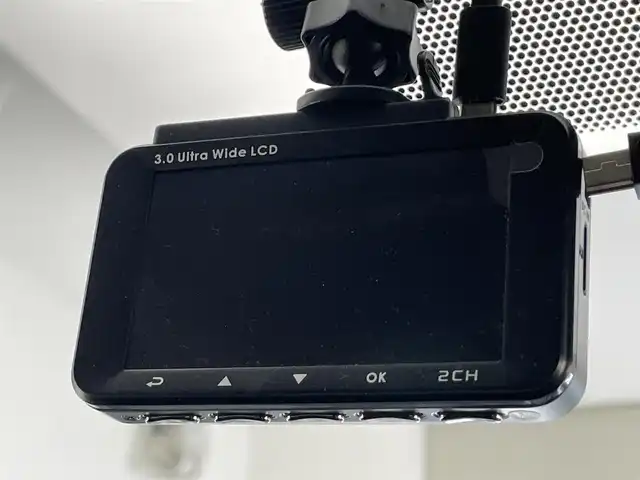 トヨタ シエンタ ハイブリッド G クエロ 愛知県 2020(令2)年 6.9万km ブラックマイカ 社外ナビ　アルパイン後席モニター　禁煙　ハーフレザー　前後ドラレコ　ＥＴＣ　両側パワスラ　セーフティセンス　衝突軽減　車線逸脱　ＬＥＤオートライト　フォグ　コーナーセンサー　フルセグＴＶ　ＢＴ　ＤＶＤ