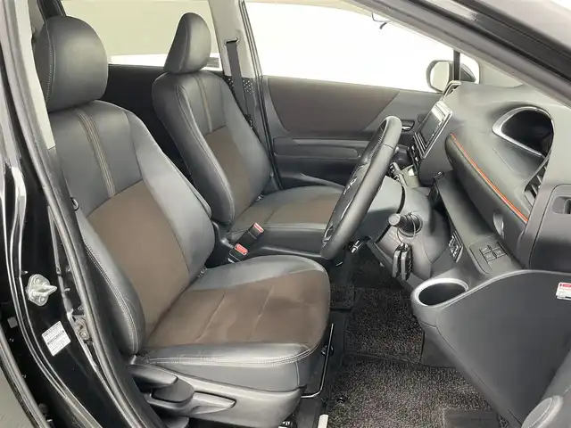 トヨタ シエンタ ハイブリッド G クエロ 愛知県 2020(令2)年 6.9万km ブラックマイカ 社外ナビ　アルパイン後席モニター　禁煙　ハーフレザー　前後ドラレコ　ＥＴＣ　両側パワスラ　セーフティセンス　衝突軽減　車線逸脱　ＬＥＤオートライト　フォグ　コーナーセンサー　フルセグＴＶ　ＢＴ　ＤＶＤ