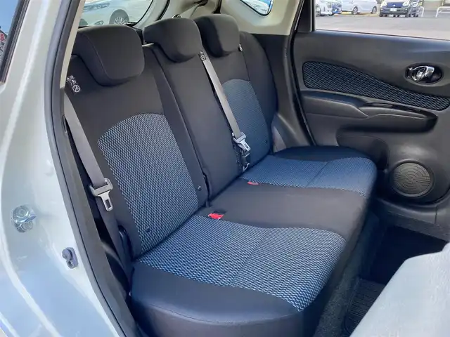 日産 ノート X DIG－S Vセレ +セーフ 岐阜県 2015(平27)年 4.6万km ブリリアントホワイトパール 純正ナビ(MC314D-W)/フルセグTV/Bluetooth/CD/DVD/エマージェンシーブレーキ/車線逸脱警報/横滑り防止装置/スーパーチャージャー（過給機）/オートライト/アイドリングストップ/ETC/純正フロアマット/純正１４インチホイール/ドアバイザー/スペアキー/スマートキー/取扱説明書/保証書