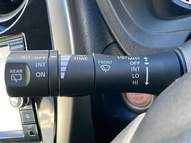 日産 ノート X DIG－S Vセレ +セーフ 岐阜県 2015(平27)年 4.6万km ブリリアントホワイトパール 純正ナビ(MC314D-W)/フルセグTV/Bluetooth/CD/DVD/エマージェンシーブレーキ/車線逸脱警報/横滑り防止装置/スーパーチャージャー（過給機）/オートライト/アイドリングストップ/ETC/純正フロアマット/純正１４インチホイール/ドアバイザー/スペアキー/スマートキー/取扱説明書/保証書