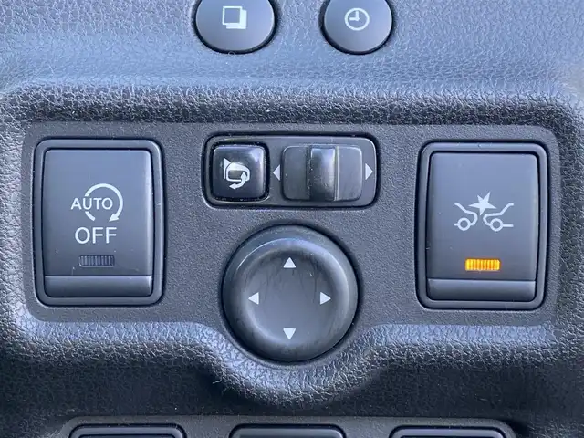 日産 ノート X DIG－S Vセレ +セーフ 岐阜県 2015(平27)年 4.6万km ブリリアントホワイトパール 純正ナビ(MC314D-W)/フルセグTV/Bluetooth/CD/DVD/エマージェンシーブレーキ/車線逸脱警報/横滑り防止装置/スーパーチャージャー（過給機）/オートライト/アイドリングストップ/ETC/純正フロアマット/純正１４インチホイール/ドアバイザー/スペアキー/スマートキー/取扱説明書/保証書