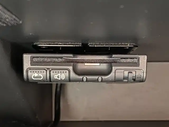 日産 ノート X DIG－S Vセレ +セーフ 岐阜県 2015(平27)年 4.6万km ブリリアントホワイトパール 純正ナビ(MC314D-W)/フルセグTV/Bluetooth/CD/DVD/エマージェンシーブレーキ/車線逸脱警報/横滑り防止装置/スーパーチャージャー（過給機）/オートライト/アイドリングストップ/ETC/純正フロアマット/純正１４インチホイール/ドアバイザー/スペアキー/スマートキー/取扱説明書/保証書