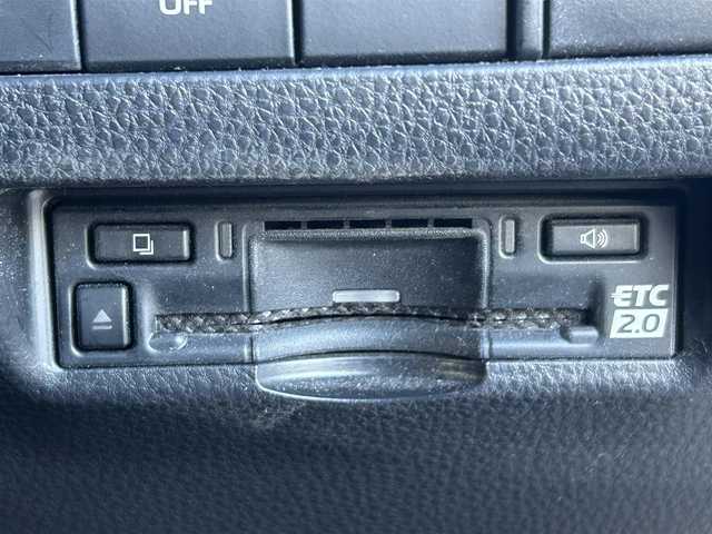 トヨタ ハリアー ハイブリッド Z 岡山県 2023(令5)年 9.2万km ブラック 登録時走行距離91444km/純正12.3インチナビ/(AM/FM/TV/Bluetooth/Miracast）/JBLプレミアムサウンド/トヨタセーフティセンス/・プリクラッシュセーフティ/・レーンディパーチャーアラート/・アダプティブクルーズコントロール/・オートマッチクハイビーム/バックカメラ/デジタルインナーミラー/ビルドインETC2.0/ブラインドスポットモニター/ヘッドアップディスプレイ/スペアキー×1/電動リアゲート/パワーシート/純正19インチアルミホイール/プッシュスタート/スマートキー