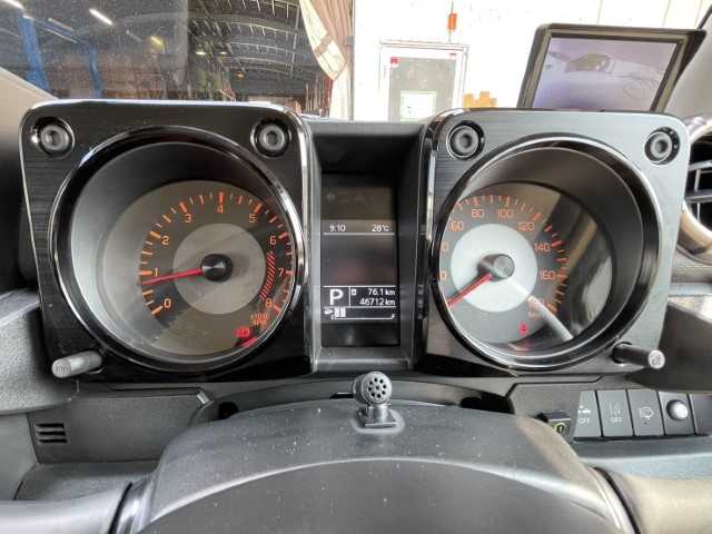 スズキ ジムニー シエラ JC 千葉県 2019(平31)年 4.7万km シフォンアイボリーM AIS検査済み/【2410016723】/4WD/社外SDナビ/フルセグTV/ETC/クルーズコントロール/電格ミラー/ウィンカーミラー/ドアバイザー/デフロック/横滑り防止装置/衝突被害軽減ブレーキ/16AW ナイトロパワー　M7ファランクス(社外）/TOYOオープンカントリーR/T（社外）/2.5インチリフトアップキット（社外）/DAMD littleG AVENTURA フェイスチェンジキット（社外）/フロントカメラ（社外）/モニター（社外）/ロッソモデロサイドだしマフラー（社外）/社が-パーツ取付有