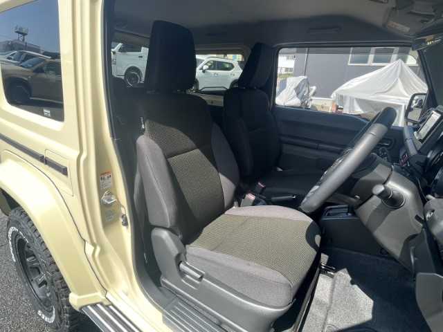 スズキ ジムニー シエラ JC 千葉県 2019(平31)年 4.7万km シフォンアイボリーM AIS検査済み/【2410016723】/4WD/社外SDナビ/フルセグTV/ETC/クルーズコントロール/電格ミラー/ウィンカーミラー/ドアバイザー/デフロック/横滑り防止装置/衝突被害軽減ブレーキ/16AW ナイトロパワー　M7ファランクス(社外）/TOYOオープンカントリーR/T（社外）/2.5インチリフトアップキット（社外）/DAMD littleG AVENTURA フェイスチェンジキット（社外）/フロントカメラ（社外）/モニター（社外）/ロッソモデロサイドだしマフラー（社外）/社が-パーツ取付有