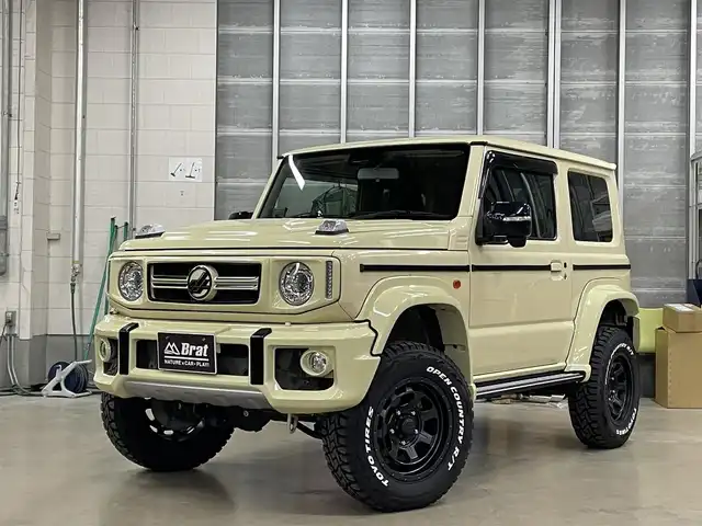 スズキ ジムニー シエラ JC 千葉県 2019(平31)年 4.7万km シフォンアイボリーM AIS検査済み/【2410016723】/4WD/社外SDナビ/フルセグTV/ETC/クルーズコントロール/電格ミラー/ウィンカーミラー/ドアバイザー/デフロック/横滑り防止装置/衝突被害軽減ブレーキ/16AW ナイトロパワー　M7ファランクス(社外）/TOYOオープンカントリーR/T（社外）/2.5インチリフトアップキット（社外）/DAMD littleG AVENTURA フェイスチェンジキット（社外）/フロントカメラ（社外）/モニター（社外）/ロッソモデロサイドだしマフラー（社外）/社が-パーツ取付有