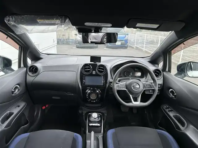 日産 ノート e－パワー X Bアロー 佐賀県 2019(令1)年 2.1万km ブリリアントホワイトパール/スーパーブラック 2トーン インテリジェントエマージェンシーブレーキ/追従型クルーズコントロール/前後コーナーセンサー/純正SDナビ (MM318D-W)/・アラウンドビューモニター/・フルセグTV/DVD/BT/純正ドライブレコーダー(DJ4-D)/デジタルインナーミラー/レーダー探知機(スーパーキャットA130)/純正15インチAW/LEDヘッドライト/フォグランプ/オートライト/ETC/スペアキーX1