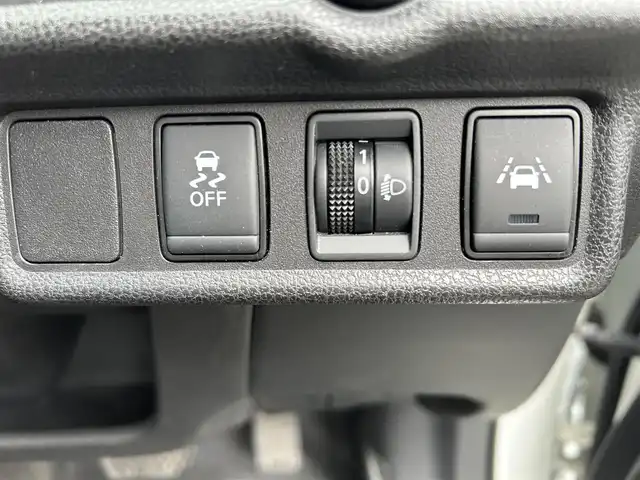 日産 ノート e－パワー X Bアロー 佐賀県 2019(令1)年 2.1万km ブリリアントホワイトパール/スーパーブラック 2トーン インテリジェントエマージェンシーブレーキ/追従型クルーズコントロール/前後コーナーセンサー/純正SDナビ (MM318D-W)/・アラウンドビューモニター/・フルセグTV/DVD/BT/純正ドライブレコーダー(DJ4-D)/デジタルインナーミラー/レーダー探知機(スーパーキャットA130)/純正15インチAW/LEDヘッドライト/フォグランプ/オートライト/ETC/スペアキーX1