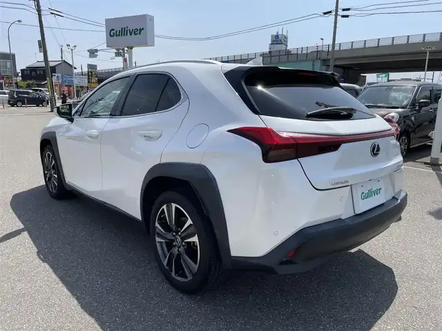 レクサス ＵＸ 200 バージョンC 石川県 2018(平30)年 4.9万km ソニッククォーツ 純正メモリーナビ/フルセグTV/バックカメラ/LEDヘッドライト/ETC/レーダークルーズ/レクサスセーフティ/純正アルミホイール/合皮シート/シートヒーター/スマートキー/プッシュスタート/オートライト