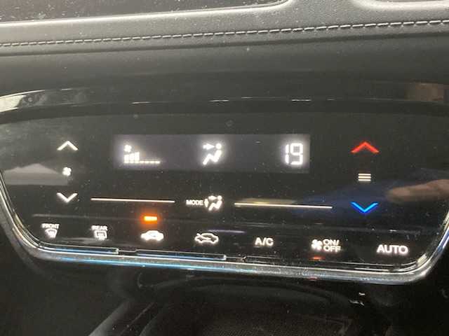 ホンダ ヴェゼル ハイブリッド X 福岡県 2014(平26)年 11.6万km クリスタルブラックパール (株)IDOMが運営する【じしゃロン八幡西店】の自社ローン対象車両になります。こちらは現金ご利用時の価格です。自社ローンご希望の方は別途その旨お申付け下さい。/純正HDDナビ/フルセグTV/（BT/CD/AM/FM）/バックカメラ/ETC/ドライブレコーダー/クルーズコントロール/LEDヘッドライト/オートライト/エンジンスタートボタン