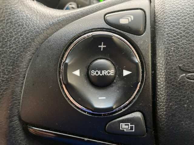 ホンダ ヴェゼル ハイブリッド X 福岡県 2014(平26)年 11.6万km クリスタルブラックパール (株)IDOMが運営する【じしゃロン八幡西店】の自社ローン対象車両になります。こちらは現金ご利用時の価格です。自社ローンご希望の方は別途その旨お申付け下さい。/純正HDDナビ/フルセグTV/（BT/CD/AM/FM）/バックカメラ/ETC/ドライブレコーダー/クルーズコントロール/LEDヘッドライト/オートライト/エンジンスタートボタン