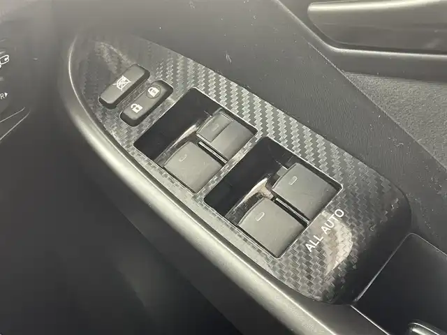 トヨタ プリウス S ツーリングセレ G’s 茨城県 2014(平26)年 8.5万km ホワイトパールクリスタルシャイン 社外ナビ/フルセグ再生可/バックカメラ/純正アルミホイール/純正フロアマット/ビルトインETC/社外ドライブレコーダー［DRV-355］