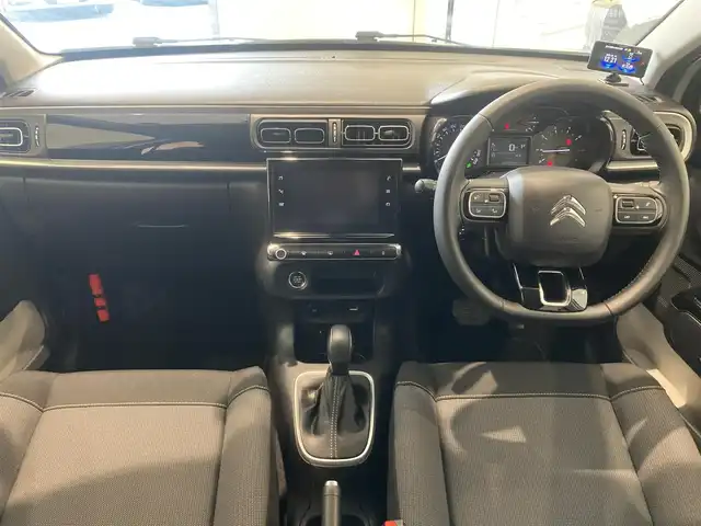 シトロエン シトロエン Ｃ３ シャイン 熊本県 2020(令2)年 3.9万km サーブル ・スマートキー/・プッシュスタート/・アクティブセーフティブレーキ/・疲労検知/・インテリジェントハイビーム/・パーキングセンサー/・ブラインドスポットモニター/・レーンキープアシスト/・クルーズコントロール/・純正ディスプレイオーディオ/　【Bluetooth・USB・AppleCarPlay・AndroidAuto】/・バックカメラ/・ETC/・ドライブレコーダー(前後録画)/・GPSレーダー(AR-43GA)/・LEDヘッドランプ/・LEDフォグランプ/・純正マット