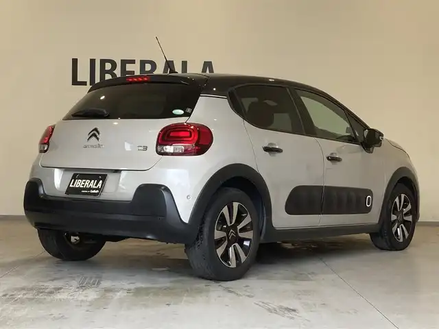 シトロエン シトロエン Ｃ３ シャイン 熊本県 2020(令2)年 3.9万km サーブル ・スマートキー/・プッシュスタート/・アクティブセーフティブレーキ/・疲労検知/・インテリジェントハイビーム/・パーキングセンサー/・ブラインドスポットモニター/・レーンキープアシスト/・クルーズコントロール/・純正ディスプレイオーディオ/　【Bluetooth・USB・AppleCarPlay・AndroidAuto】/・バックカメラ/・ETC/・ドライブレコーダー(前後録画)/・GPSレーダー(AR-43GA)/・LEDヘッドランプ/・LEDフォグランプ/・純正マット