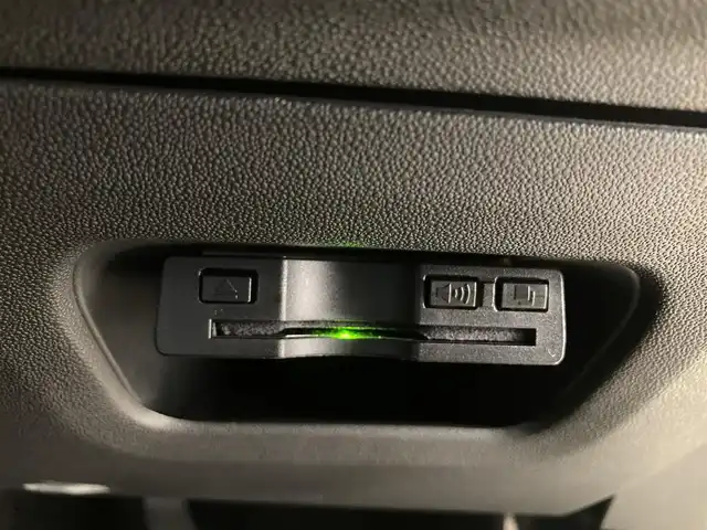 シトロエン シトロエン Ｃ３ シャイン 熊本県 2020(令2)年 3.9万km サーブル ・スマートキー/・プッシュスタート/・アクティブセーフティブレーキ/・疲労検知/・インテリジェントハイビーム/・パーキングセンサー/・ブラインドスポットモニター/・レーンキープアシスト/・クルーズコントロール/・純正ディスプレイオーディオ/　【Bluetooth・USB・AppleCarPlay・AndroidAuto】/・バックカメラ/・ETC/・ドライブレコーダー(前後録画)/・GPSレーダー(AR-43GA)/・LEDヘッドランプ/・LEDフォグランプ/・純正マット