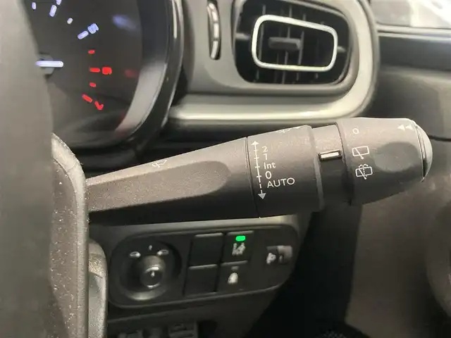 シトロエン シトロエン Ｃ３ シャイン 熊本県 2020(令2)年 3.9万km サーブル ・スマートキー/・プッシュスタート/・アクティブセーフティブレーキ/・疲労検知/・インテリジェントハイビーム/・パーキングセンサー/・ブラインドスポットモニター/・レーンキープアシスト/・クルーズコントロール/・純正ディスプレイオーディオ/　【Bluetooth・USB・AppleCarPlay・AndroidAuto】/・バックカメラ/・ETC/・ドライブレコーダー(前後録画)/・GPSレーダー(AR-43GA)/・LEDヘッドランプ/・LEDフォグランプ/・純正マット