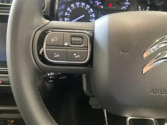 シトロエン シトロエン Ｃ３ シャイン 熊本県 2020(令2)年 3.9万km サーブル ・スマートキー/・プッシュスタート/・アクティブセーフティブレーキ/・疲労検知/・インテリジェントハイビーム/・パーキングセンサー/・ブラインドスポットモニター/・レーンキープアシスト/・クルーズコントロール/・純正ディスプレイオーディオ/　【Bluetooth・USB・AppleCarPlay・AndroidAuto】/・バックカメラ/・ETC/・ドライブレコーダー(前後録画)/・GPSレーダー(AR-43GA)/・LEDヘッドランプ/・LEDフォグランプ/・純正マット