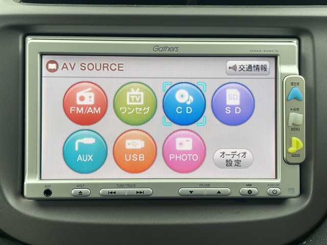 ホンダ フィット G 栃木県 2010(平22)年 6万km アラバスターシルバーメタリック 純正ナビ/・AM/FM/CD/SD/ワンセグ/USB/ETC/前後ドライブレコーダー/純正14インチスチールホイール/社外14インチアルミ付きスタッドレスタイヤ積込み/電動格納ミラー/ドアバイザー/保証書/取扱説明書