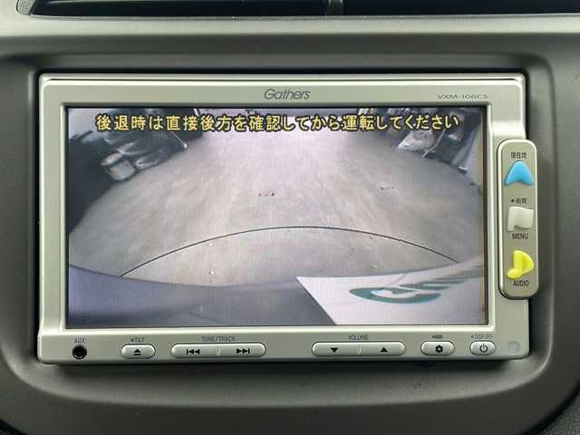 ホンダ フィット G 栃木県 2010(平22)年 6万km アラバスターシルバーメタリック 純正ナビ/・AM/FM/CD/SD/ワンセグ/USB/ETC/前後ドライブレコーダー/純正14インチスチールホイール/社外14インチアルミ付きスタッドレスタイヤ積込み/電動格納ミラー/ドアバイザー/保証書/取扱説明書