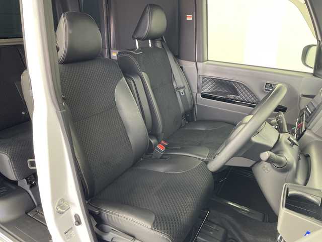 ダイハツ タント カスタム X セレクション 神奈川県 2020(令2)年 4.8万km シャイニングホワイトパール スマートアシスト/衝突回避・軽減ブレーキ/オートハイビーム/誤発進抑制機能/車線逸脱警告/先行車発進のお知らせ/社外ナビ/フルセグTV/バックカメラ/両側パワースライドドア/コーナーセンサー/社外アルミホイール/ETC/LEDライト/ハーフレザーシート/シートヒーター/スマートキー/プッシュスタート