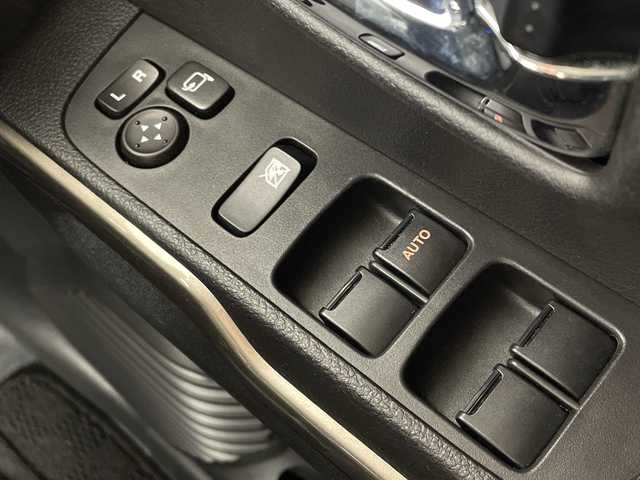 スズキ ハスラー Jスタイル Ⅱ 大阪府 2022(令4)年 3.6万km シフォンアイボリーメタリック/ウッディブラウン2トーンルーフ セーフティサポート/　・デュアルカメラブレーキサポート/　・誤発進抑制機能/　・車線逸脱警報機能/　・リアパーキングセンサー/　・アダプティブクルーズコントロール/純正メモリナビ/　　CD/DVD/BT/フルセグTV/全方位モニター/バックカメラ/LEDオートライト/フォグランプ/シートヒーター/純正15インチアルミホイール/ルーフレール/アイドリングストップ/スマートキー/ビルトインETC