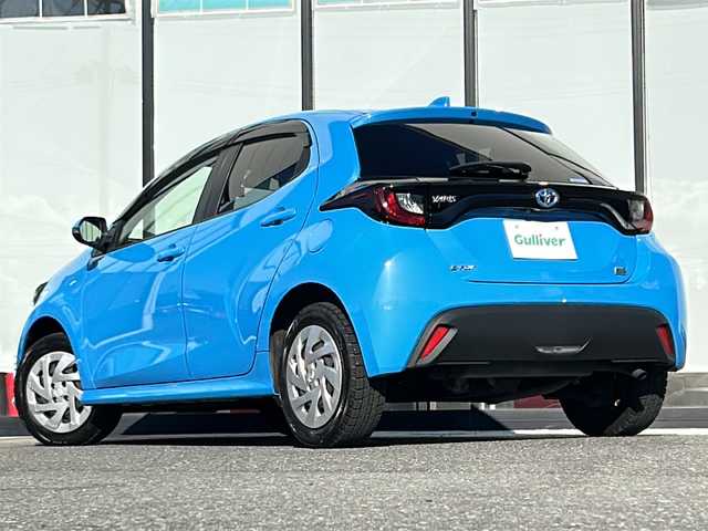 トヨタ ヤリス ハイブリッド G 山形県 2020(令2)年 2.7万km シアンM 禁煙車/4WD/ワンオーナー/純正ディスプレイオーディオ/（ナビ/Bluetooth/USB/AM/FM）/トヨタセーフティセンス/・プリクラッシュセーフティ/・オートマチックハイビーム/・レーンディパーチャーアラート（LDA）/・ロードサインアシスト（RSA）/・先行車発進お知らせ機能/衝突軽減ブレーキ/クリアランスソナー/バックカメラ/ビルトインETC/前後ドライブレコーダー/スマートキー/プッシュスタート/ワイパーデアイサー/電動格納ミラー