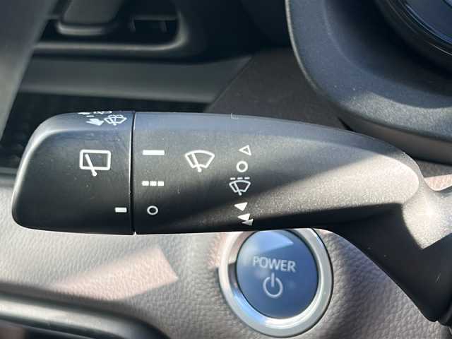 トヨタ ヤリス ハイブリッド G 山形県 2020(令2)年 2.7万km シアンM 禁煙車/4WD/ワンオーナー/純正ディスプレイオーディオ/（ナビ/Bluetooth/USB/AM/FM）/トヨタセーフティセンス/・プリクラッシュセーフティ/・オートマチックハイビーム/・レーンディパーチャーアラート（LDA）/・ロードサインアシスト（RSA）/・先行車発進お知らせ機能/衝突軽減ブレーキ/クリアランスソナー/バックカメラ/ビルトインETC/前後ドライブレコーダー/スマートキー/プッシュスタート/ワイパーデアイサー/電動格納ミラー