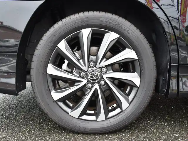 トヨタ ヴォクシー ハイブリッド S－Z 福岡県 2025(令7)年 0.2万km アティチュードブラックマイカ ワンオーナー/トヨタセーフティセンス/快適利便パッケージ(High)/純正OP10.5インチディスプレイオーディオ/フルセグ/CD/DVD/BT/HDMI/パノラミックビューモニター/純正OP13．2型後席ディスプレイ/純正OP3眼LEDヘッドライト/純正OPブラインドスポットモニター/純正OPアドバンストパーク/純正OPパーキングブレーキサポート/純正OPカラーヘッドアップディスプレイ/純正OPデジタルインナーミラー/純正ラグジュアリーフロアマット/純正GRスポーツサイドバイザー/TZ前後ドライブレコーダー/両側パワースライドドア/リア5面スモークフィルム/ビルトインETC2.0/新車時保証書/取扱説明書