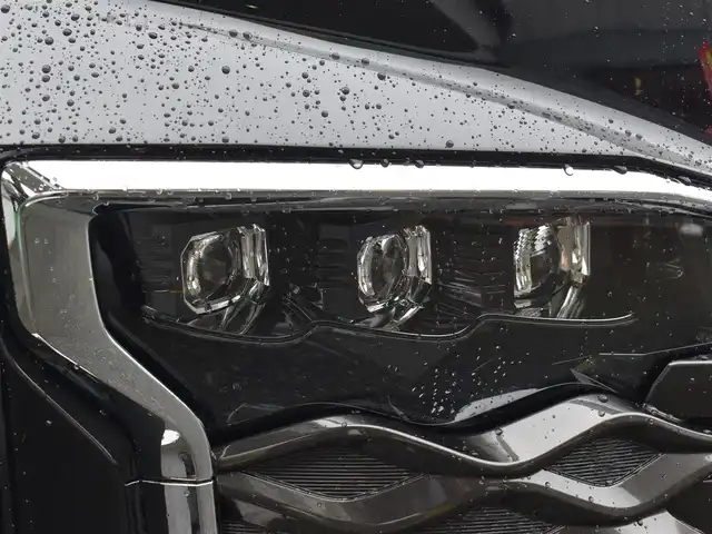 トヨタ ヴォクシー ハイブリッド S－Z 福岡県 2025(令7)年 0.2万km アティチュードブラックマイカ ワンオーナー/トヨタセーフティセンス/快適利便パッケージ(High)/純正OP10.5インチディスプレイオーディオ/フルセグ/CD/DVD/BT/HDMI/パノラミックビューモニター/純正OP13．2型後席ディスプレイ/純正OP3眼LEDヘッドライト/純正OPブラインドスポットモニター/純正OPアドバンストパーク/純正OPパーキングブレーキサポート/純正OPカラーヘッドアップディスプレイ/純正OPデジタルインナーミラー/純正ラグジュアリーフロアマット/純正GRスポーツサイドバイザー/TZ前後ドライブレコーダー/両側パワースライドドア/リア5面スモークフィルム/ビルトインETC2.0/新車時保証書/取扱説明書