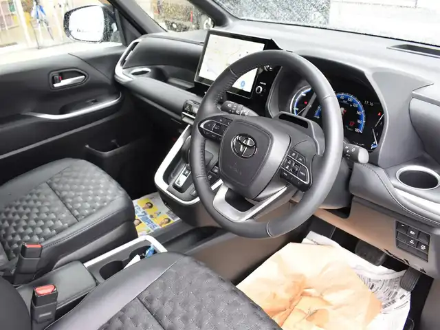 トヨタ ヴォクシー ハイブリッド S－Z 福岡県 2025(令7)年 0.2万km アティチュードブラックマイカ ワンオーナー/トヨタセーフティセンス/快適利便パッケージ(High)/純正OP10.5インチディスプレイオーディオ/フルセグ/CD/DVD/BT/HDMI/パノラミックビューモニター/純正OP13．2型後席ディスプレイ/純正OP3眼LEDヘッドライト/純正OPブラインドスポットモニター/純正OPアドバンストパーク/純正OPパーキングブレーキサポート/純正OPカラーヘッドアップディスプレイ/純正OPデジタルインナーミラー/純正ラグジュアリーフロアマット/純正GRスポーツサイドバイザー/TZ前後ドライブレコーダー/両側パワースライドドア/リア5面スモークフィルム/ビルトインETC2.0/新車時保証書/取扱説明書