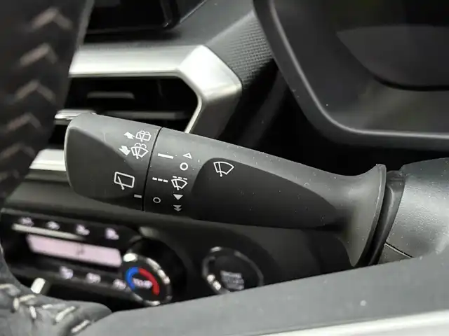 ダイハツ ロッキー プレミアム G 大分県 2023(令5)年 1.5万km ブラックマイカメタリック ・純正ディスプレイオーディオ(USB/BT/HDMI/CarPlay)/・全方位カメラ/・フルセグテレビ/・スマートアシスト/・コーナーセンサー/・レーダークルーズコントロール/・ドライブレコーダー/・ETC/・シートヒーター/・ブレーキホールド/・スマートキー/・プッシュスタート/・純正アルミホイール