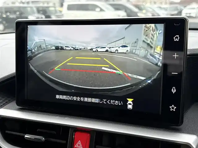 ダイハツ ロッキー プレミアム G 大分県 2023(令5)年 1.5万km ブラックマイカメタリック ・純正ディスプレイオーディオ(USB/BT/HDMI/CarPlay)/・全方位カメラ/・フルセグテレビ/・スマートアシスト/・コーナーセンサー/・レーダークルーズコントロール/・ドライブレコーダー/・ETC/・シートヒーター/・ブレーキホールド/・スマートキー/・プッシュスタート/・純正アルミホイール