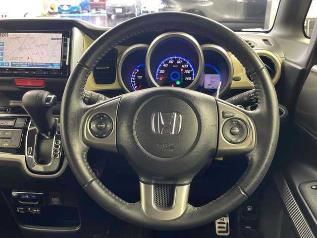 ホンダ Ｎ ＢＯＸ スラッシュ G ターボ Aパッケージ 岐阜県 2015(平27)年 8.4万km ポリッシュドメタルメタリック 純正ナビ（BT　CD　DVD　USB）/ワンセグTV/ETC/クルーズコントロールシステム/パドルシフト/プッシュスタート/革巻ステアリング/電動パーキングブレーキ/電動格納ミラー/純正フロアマット/ドアバイザー/車高調（ローダウン）
