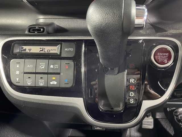 ホンダ Ｎ ＢＯＸ カスタム G ターボ Lパッケージ 沖縄県 2015(平27)年 7.2万km プレミアムホワイトパールⅡ 禁煙車/両側パワースライド/社外ナビ/　ＣＤ／ＤＶＤ／フルセグＴＶ/ドライブレコーダー３６０°/バックカメラ/パドルシフト/ターボ/テアリングスイッチ/クルーズコントロール/スペアキー/純正アルミ/チップアップシート