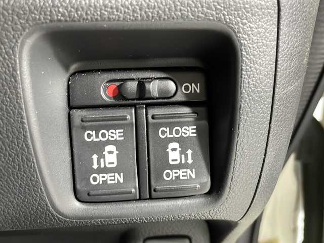 ホンダ Ｎ ＢＯＸ カスタム G ターボ Lパッケージ 沖縄県 2015(平27)年 7.2万km プレミアムホワイトパールⅡ 禁煙車/両側パワースライド/社外ナビ/　ＣＤ／ＤＶＤ／フルセグＴＶ/ドライブレコーダー３６０°/バックカメラ/パドルシフト/ターボ/テアリングスイッチ/クルーズコントロール/スペアキー/純正アルミ/チップアップシート