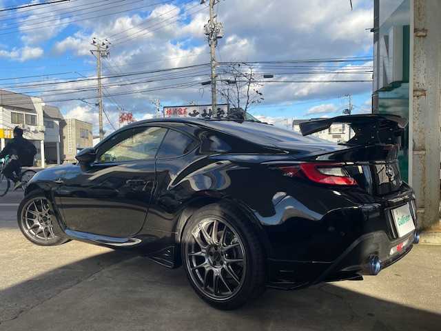 スバル ＢＲＺ S 青森県 2023(令5)年 1.2万km クリスタルブラックシリカ ワンオーナー/STIエアロ/社外ディスプレイオーディオ/バックカメラ/パドルシフト/社外マフラー/純正マフラー有/社外リアウィング/社外スピーカー/純正スピーカー有/ダウンサス/純正サス有り/社外18インチAW【ENKEI】/ドライブレコーダー/ETC/スペアキー/取扱説明書/保証書