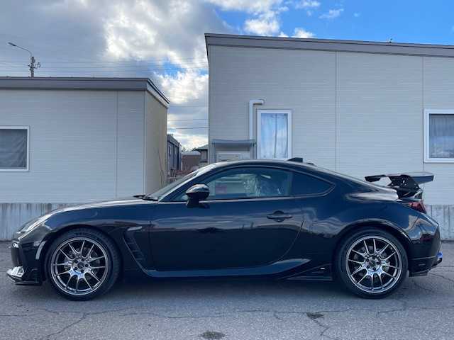 スバル ＢＲＺ S 青森県 2023(令5)年 1.2万km クリスタルブラックシリカ ワンオーナー/STIエアロ/社外ディスプレイオーディオ/バックカメラ/パドルシフト/社外マフラー/純正マフラー有/社外リアウィング/社外スピーカー/純正スピーカー有/ダウンサス/純正サス有り/社外18インチAW【ENKEI】/ドライブレコーダー/ETC/スペアキー/取扱説明書/保証書