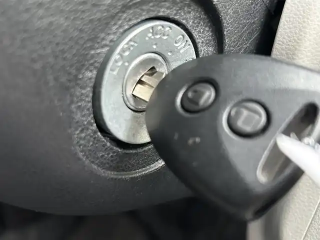 ダイハツ ミラ イース X リミテッド SAⅢ 埼玉県 2023(令5)年 1万km スプラッシュブルーM 登録時9927km/ワンオーナー/純正メモリーナビ（フルセグTV/AM/FM/BT）/Bカメラ/コーナーセンサー前後/純正ドラレコ前/純正フロアマット/衝突軽減システム/オートマチックハイビーム/純正ＬＥＤヘッドライト/ドアバイザー/アイドリングストップ/オートライト/リモコンキー/電動格納ミラー/車両/ナビ取扱説明書/保証書