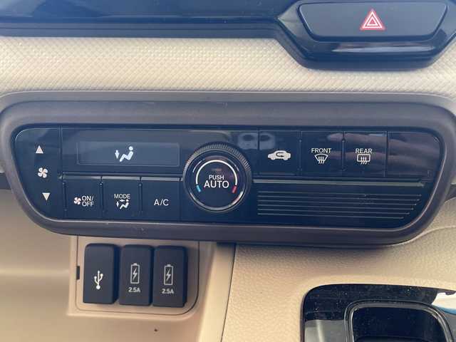 ホンダ Ｎ ＢＯＸ G L ホンダセンシング 埼玉県 2018(平30)年 1.7万km モーニングミストブルーM ホンダセンシング/純正8インチナビ/　　CD/DVD/BT/USB/フルセグ/バックカメラ/両側電動スライドドア/レーダークルーズコントロール/レーンキープアシスト/パーキングセンサー/LEDヘッドライト/ETC/スマートキー×2/禁煙車