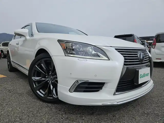 レクサス ＬＳ 600hL エグゼクティブP 宮崎県 2014(平26)年 8.8万km ホワイトパールクリスタルシャイン 4WD/ムーンルーフ/純正ナビTV/マークレビンソンリファレンスサラウンド/バックカメラ/ビルトインETC/ドライブレコーダー/前後プリクラッシュセーフティシステム/レーダークルーズコントロール/レーンキーピングアシスト/ブラインドスポットモニター/アダプティブハイビームシステム/LEDヘッドランプ/デュアルオートエアコン/本木製/革巻きコンビステアリング/セミアニリン革シート/パワーシート/コンフォータブルエアシート/純正20インチアルミホイール/スマートエントリー/スタートシステム/禁煙車