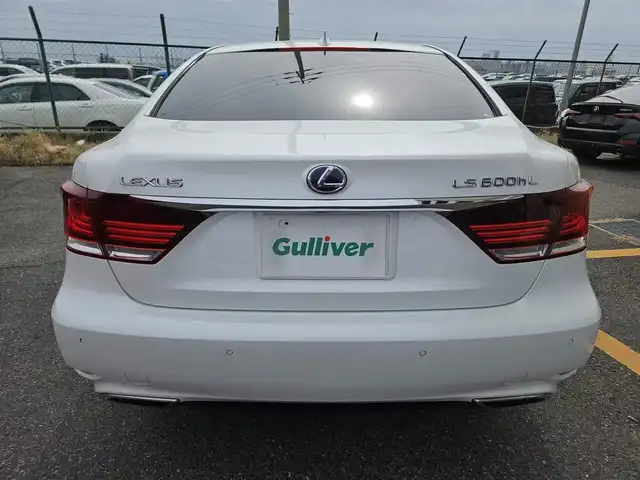 レクサス ＬＳ 600hL エグゼクティブP 宮崎県 2014(平26)年 8.8万km ホワイトパールクリスタルシャイン 4WD/ムーンルーフ/純正ナビTV/マークレビンソンリファレンスサラウンド/バックカメラ/ビルトインETC/ドライブレコーダー/前後プリクラッシュセーフティシステム/レーダークルーズコントロール/レーンキーピングアシスト/ブラインドスポットモニター/アダプティブハイビームシステム/LEDヘッドランプ/デュアルオートエアコン/本木製/革巻きコンビステアリング/セミアニリン革シート/パワーシート/コンフォータブルエアシート/純正20インチアルミホイール/スマートエントリー/スタートシステム/禁煙車