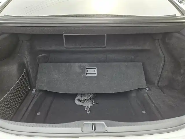 レクサス ＬＳ 600hL エグゼクティブP 宮崎県 2014(平26)年 8.8万km ホワイトパールクリスタルシャイン 4WD/ムーンルーフ/純正ナビTV/マークレビンソンリファレンスサラウンド/バックカメラ/ビルトインETC/ドライブレコーダー/前後プリクラッシュセーフティシステム/レーダークルーズコントロール/レーンキーピングアシスト/ブラインドスポットモニター/アダプティブハイビームシステム/LEDヘッドランプ/デュアルオートエアコン/本木製/革巻きコンビステアリング/セミアニリン革シート/パワーシート/コンフォータブルエアシート/純正20インチアルミホイール/スマートエントリー/スタートシステム/禁煙車