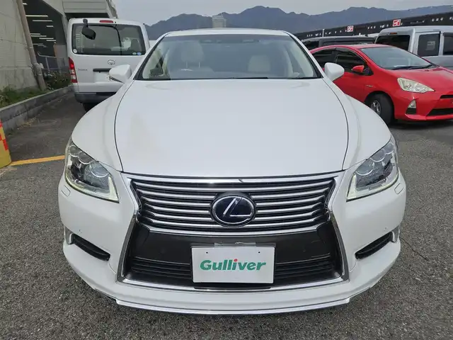 レクサス ＬＳ 600hL エグゼクティブP 宮崎県 2014(平26)年 8.8万km ホワイトパールクリスタルシャイン 4WD/ムーンルーフ/純正ナビTV/マークレビンソンリファレンスサラウンド/バックカメラ/ビルトインETC/ドライブレコーダー/前後プリクラッシュセーフティシステム/レーダークルーズコントロール/レーンキーピングアシスト/ブラインドスポットモニター/アダプティブハイビームシステム/LEDヘッドランプ/デュアルオートエアコン/本木製/革巻きコンビステアリング/セミアニリン革シート/パワーシート/コンフォータブルエアシート/純正20インチアルミホイール/スマートエントリー/スタートシステム/禁煙車