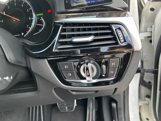 ＢＭＷ ５３０ｉ Mスポーツ 東京都 2017(平29)年 8.3万km アルピンホワイトⅢ 純正ナビ/360°C/フルセグTV/インテリジェントセーフティ/ACC　LDW　LCW　CTW/アダプティブLED/メモリー付パワーシート/全席シートヒーター/パワーバックドア/パドルシフト/社外レーダー探知機/記録簿/ETC/純正19インチAW/ドラレコ/禁煙車