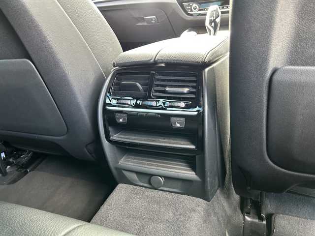 ＢＭＷ ５３０ｉ Mスポーツ 東京都 2017(平29)年 8.3万km アルピンホワイトⅢ 純正ナビ/360°C/フルセグTV/インテリジェントセーフティ/ACC　LDW　LCW　CTW/アダプティブLED/メモリー付パワーシート/全席シートヒーター/パワーバックドア/パドルシフト/社外レーダー探知機/記録簿/ETC/純正19インチAW/ドラレコ/禁煙車