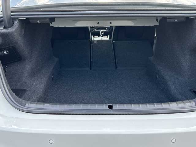 ＢＭＷ ５３０ｉ Mスポーツ 東京都 2017(平29)年 8.3万km アルピンホワイトⅢ 純正ナビ/360°C/フルセグTV/インテリジェントセーフティ/ACC　LDW　LCW　CTW/アダプティブLED/メモリー付パワーシート/全席シートヒーター/パワーバックドア/パドルシフト/社外レーダー探知機/記録簿/ETC/純正19インチAW/ドラレコ/禁煙車