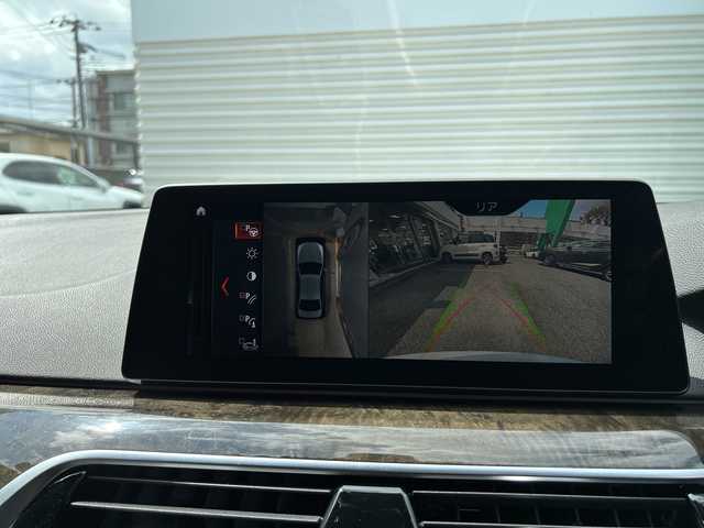 ＢＭＷ ５３０ｉ Mスポーツ 東京都 2017(平29)年 8.3万km アルピンホワイトⅢ 純正ナビ/360°C/フルセグTV/インテリジェントセーフティ/ACC　LDW　LCW　CTW/アダプティブLED/メモリー付パワーシート/全席シートヒーター/パワーバックドア/パドルシフト/社外レーダー探知機/記録簿/ETC/純正19インチAW/ドラレコ/禁煙車