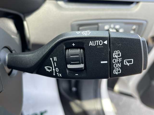 ＢＭＷ Ｘ１ xDrive 18d 岩手県 2017(平29)年 2.8万km ミネラルホワイト 純正/SDナビ/AM/FM/CD/Bluetooth/バックカメラ/ドライブレコーダー/レーダークルーズコントロール/衝突被害軽減ブレーキ/レーンキープアシスト/横滑り防止装置/アイドリングストップ/オートライト/LEDヘッドライト/フォグランプ/スマートキー/プッシュスタート/電動リアゲート/電動格納ミラー/純正17インチアルミホイール/純正フロアマット/取扱説明書