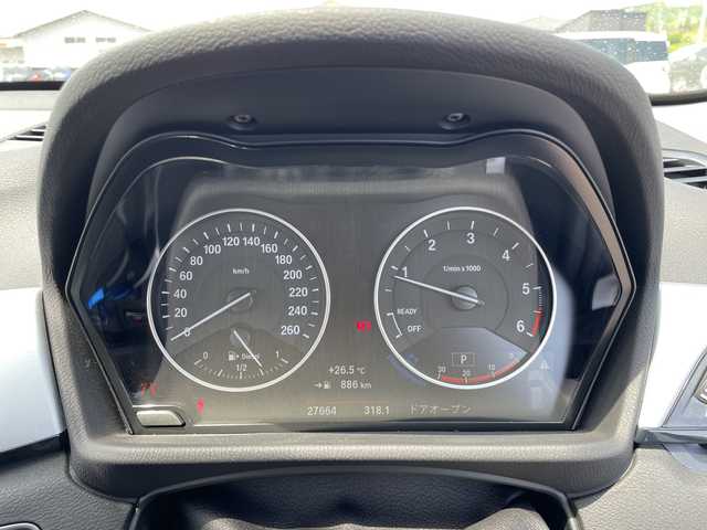 ＢＭＷ Ｘ１ xDrive 18d 岩手県 2017(平29)年 2.8万km ミネラルホワイト 純正/SDナビ/AM/FM/CD/Bluetooth/バックカメラ/ドライブレコーダー/レーダークルーズコントロール/衝突被害軽減ブレーキ/レーンキープアシスト/横滑り防止装置/アイドリングストップ/オートライト/LEDヘッドライト/フォグランプ/スマートキー/プッシュスタート/電動リアゲート/電動格納ミラー/純正17インチアルミホイール/純正フロアマット/取扱説明書